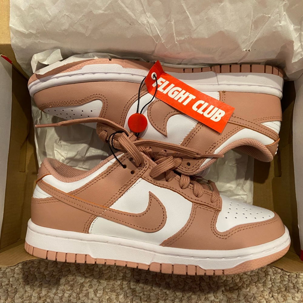 Nike dunks color rose whisper from flight club